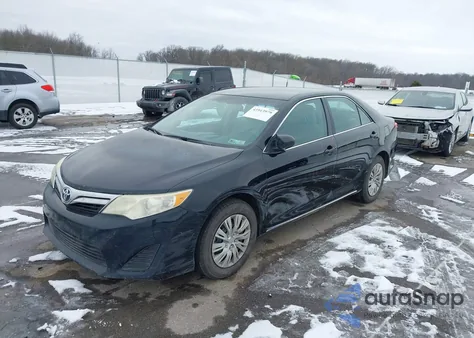 2013 Toyota Camry Le z USA, uszkodzony, nr VIN 4T4BF1FK5DR326124